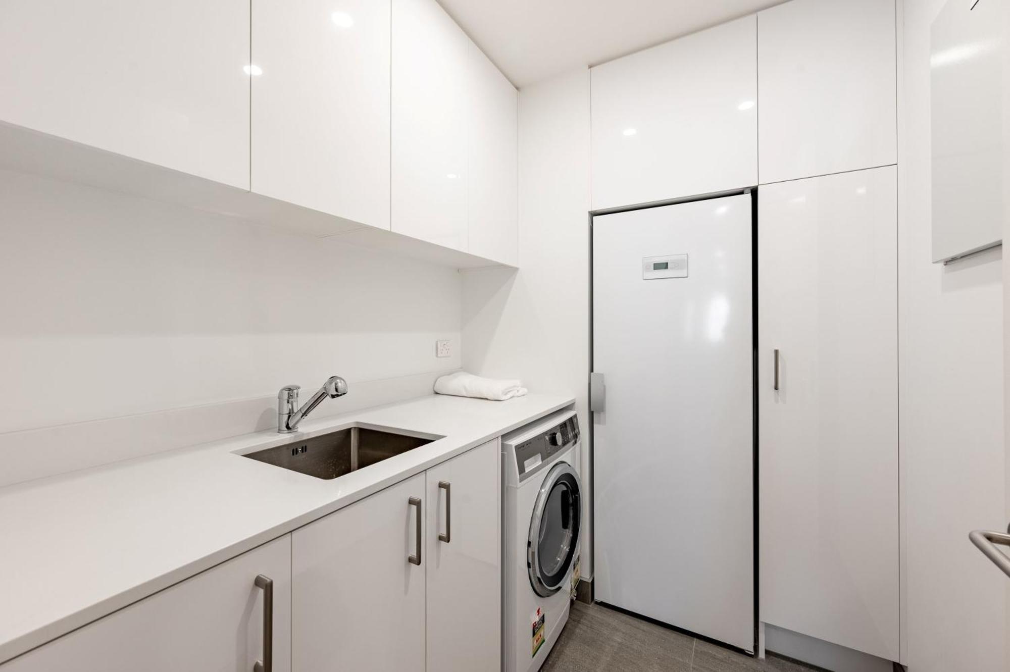 Lakeside Luxury 2 Bedroom Apartment Ванака Экстерьер фото
