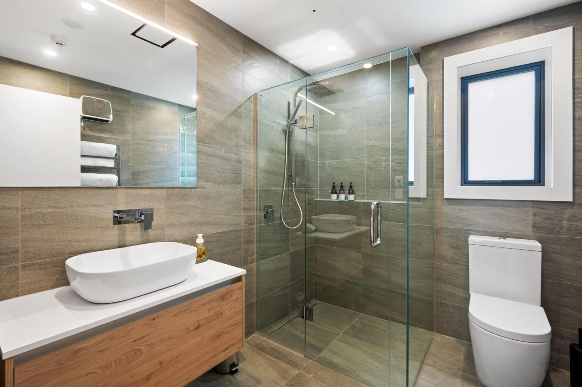 Lakeside Luxury 2 Bedroom Apartment Ванака Экстерьер фото